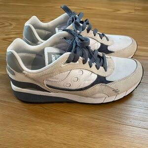 Saucony men’s shoes size 10